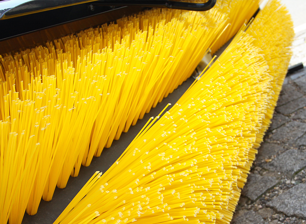 LevneMoto - Profesional Sweeping brushes for ATV - UTV, engine HONDA